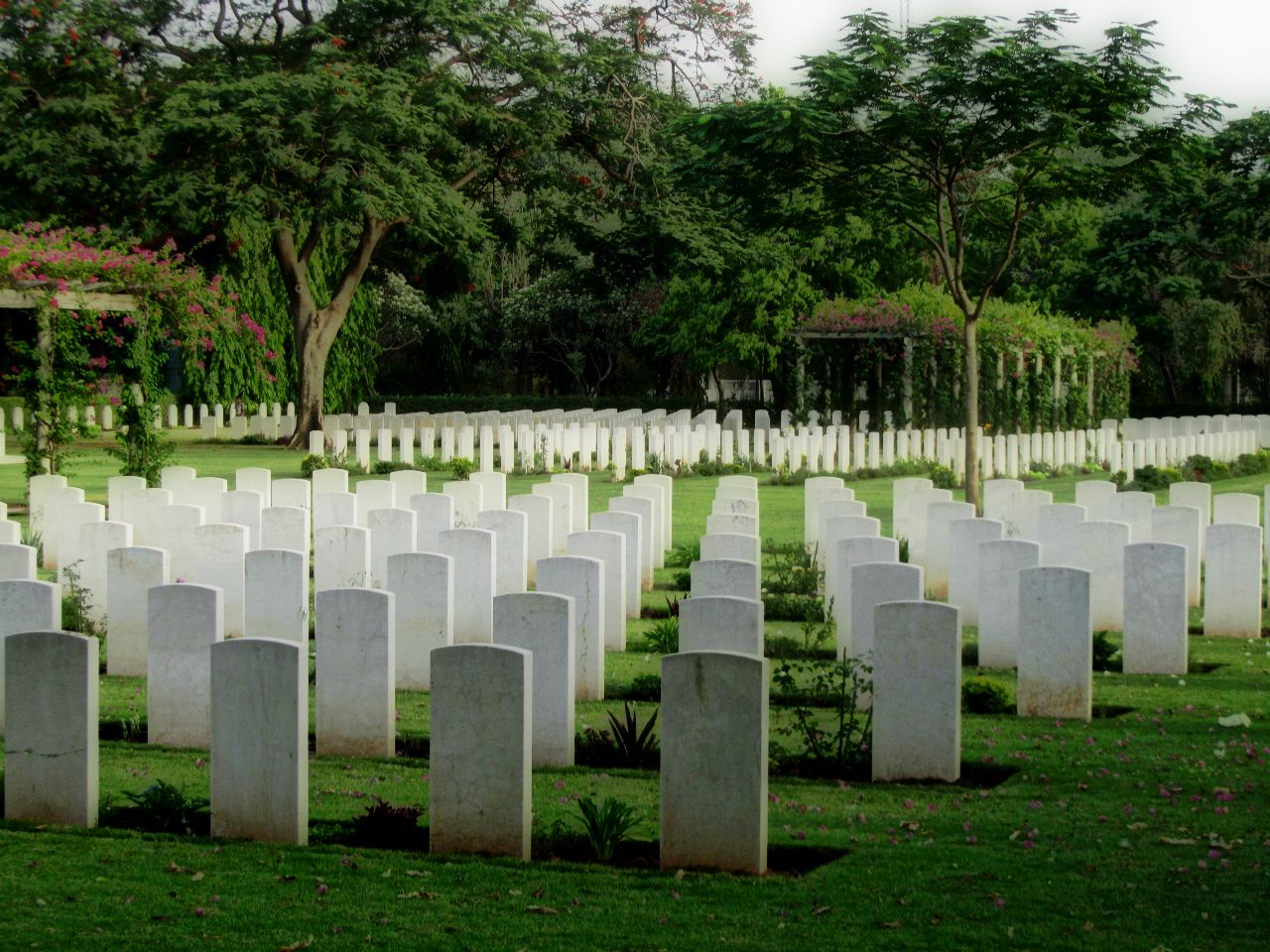 Resting Ground | The Delhi War Cemetery – A Date With Delhi